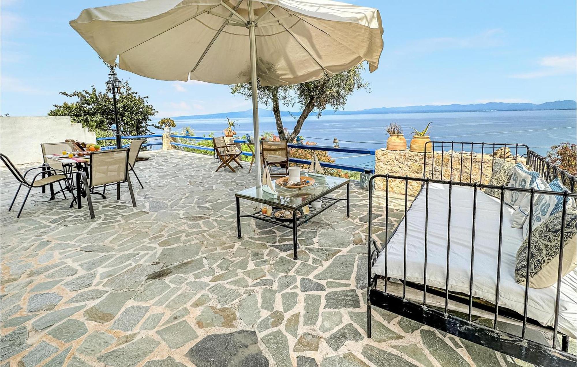 2 Bedroom Lovely Home In Kalamata Zewnętrze zdjęcie